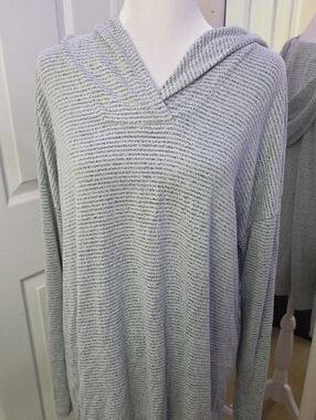 Light Gray Hooded Knit Pullover Sweatshirt